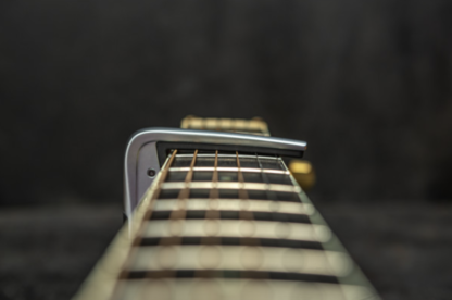 Dunlop 63CBK Trigger Fly Capo Curved Black - Image 2