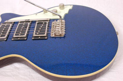 Duesenberg V-Caster Blue Sparkle Tremolo (brugt årg. 2001) SOLGT - Image 10