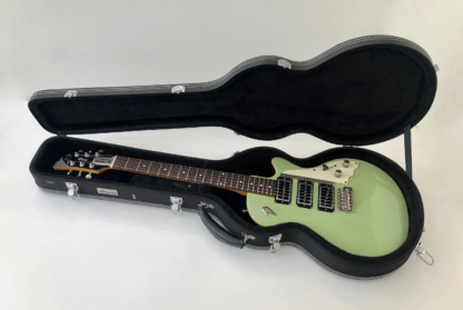 Duesenberg V-Caster Surf Green Tremolo (brugt årg. 2001) - Image 9