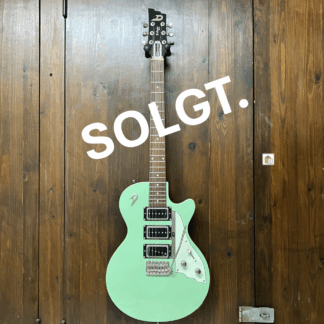 Duesenberg V-Caster Surf Green Tremolo (brugt årg. 2001). SOLGT