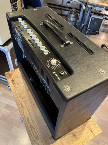 LINE6 Flextone III 75-Watt 1x12" Digital Modeling Guitar Combo (brugt) - Image 4
