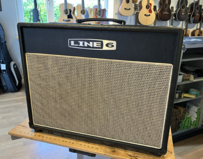 LINE6 Flextone III 75-Watt 1x12" Digital Modeling Guitar Combo (brugt)
