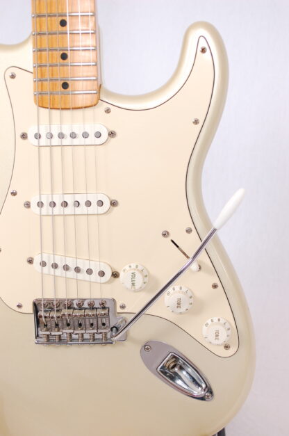 Fender 60th Anniversary Maple Neck Stratocaster - Blizzard Pearl (brugt årg. 2006). SOLGT - Image 8