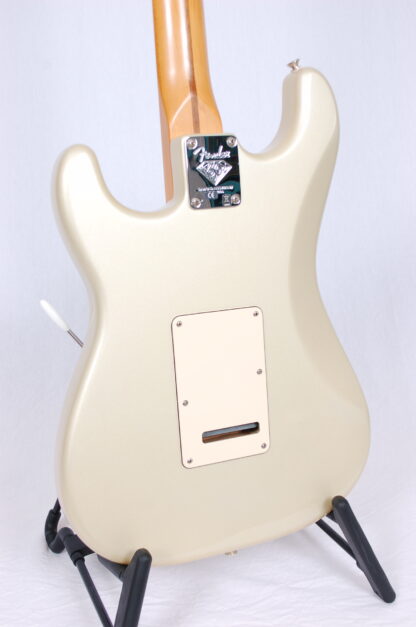 Fender 60th Anniversary Maple Neck Stratocaster - Blizzard Pearl (brugt årg. 2006). SOLGT - Image 3