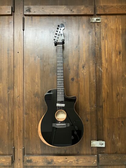 Tyma TE-1 Black acoustic electric m. effekter og hardcase. NYHED